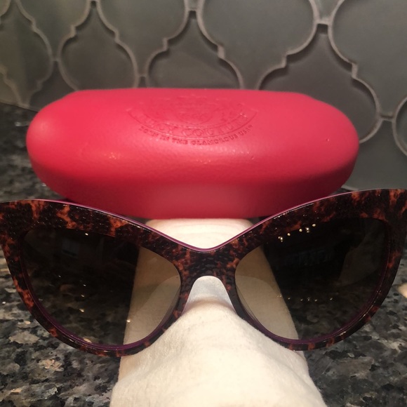 Juicy Couture Sunnies☀️ - Picture 5 of 6